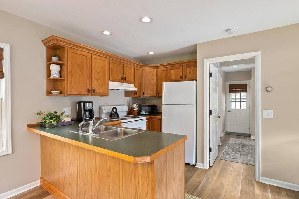 2Min Walk Downtown-Pet Friendly-Offstreet Parking Villa Saugatuck Ngoại thất bức ảnh